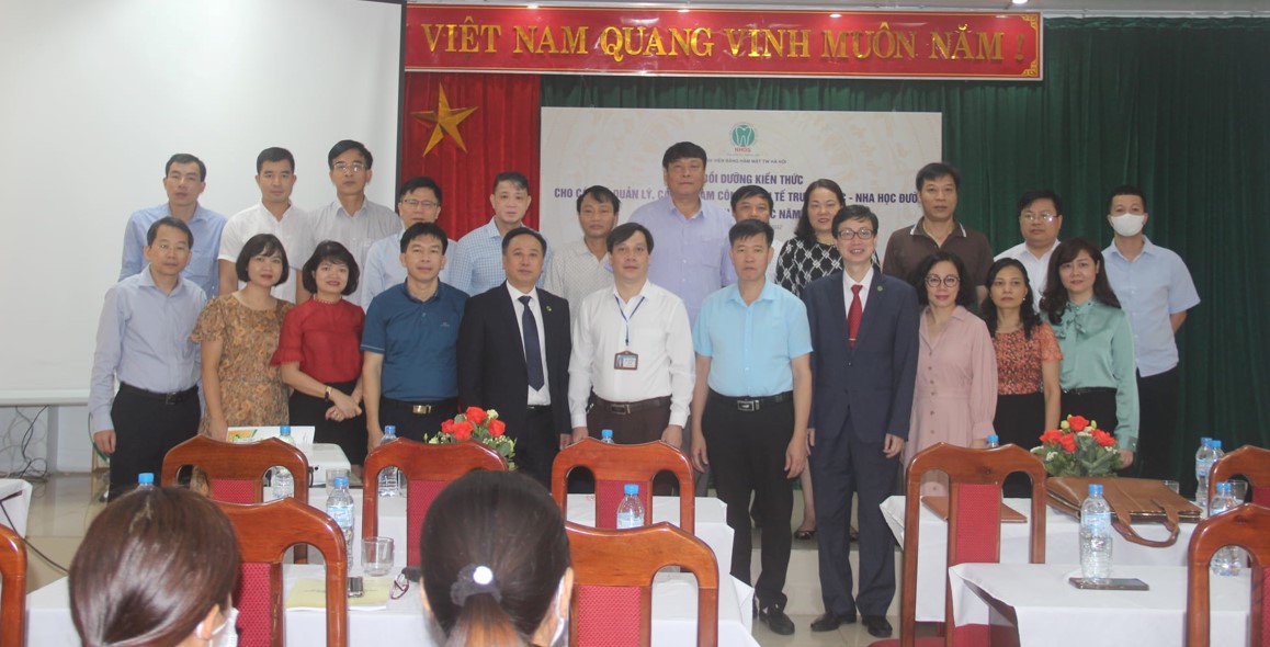 Đại diện các tỉnh chụp ảnh cùng Ban tổ chức 